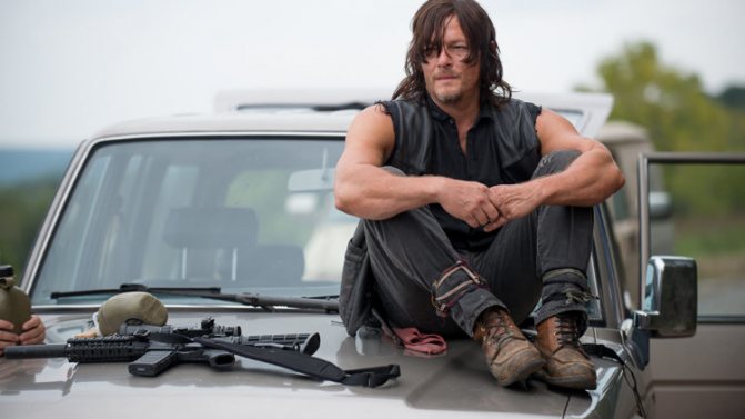 the walking dead tv men norman reedus sitting 514599 1920x1080 e1548607130231 Прическа нормана ридуса как называется